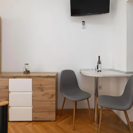 Apartment Niki Brela