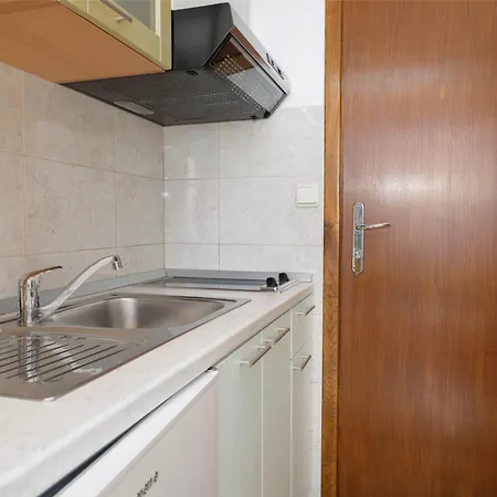 Niki Apartment